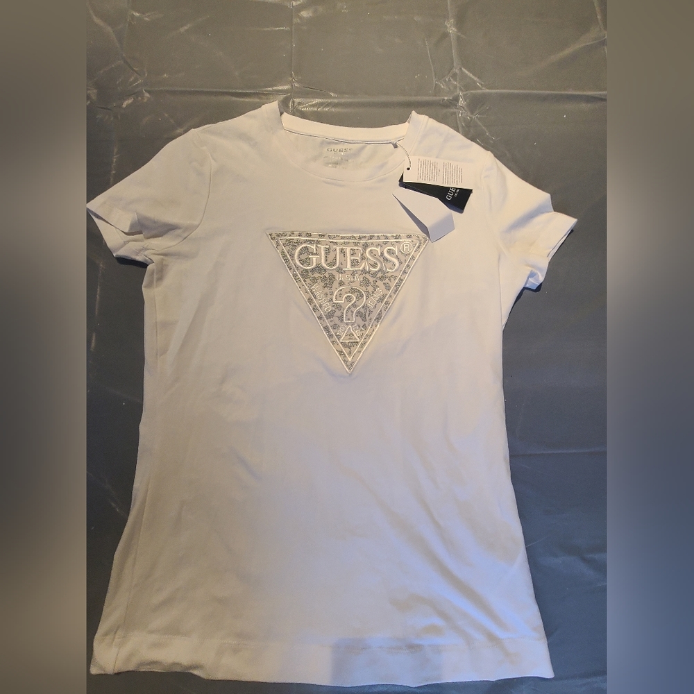 Medium White GuessTee, NWT.